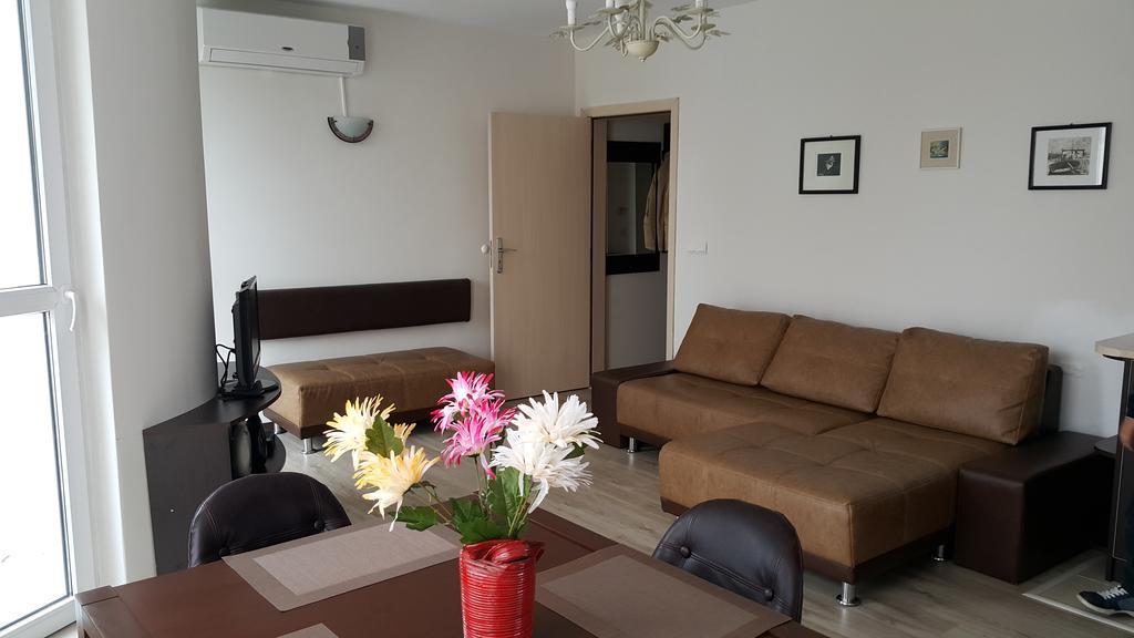 Kraybrezhna Apartment Pomorie Exterior foto