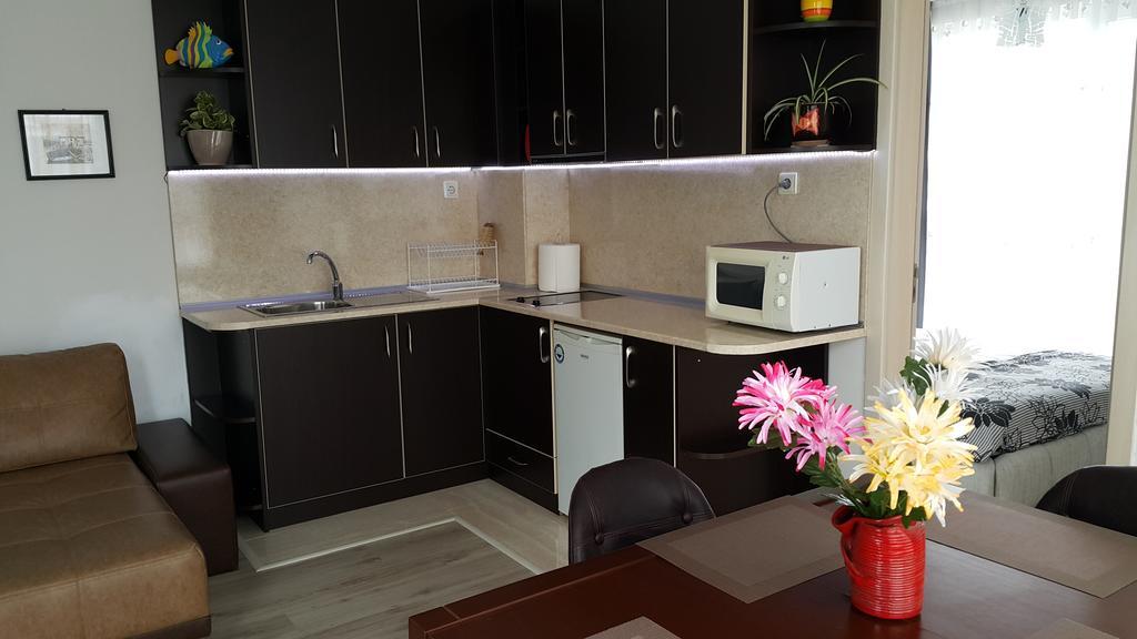 Kraybrezhna Apartment Pomorie Exterior foto